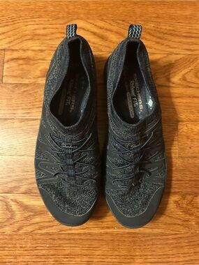 Sketchers Women’s Sz 7 Black & Blue Relaxed Fit Air Cooled Memory Sneakers
